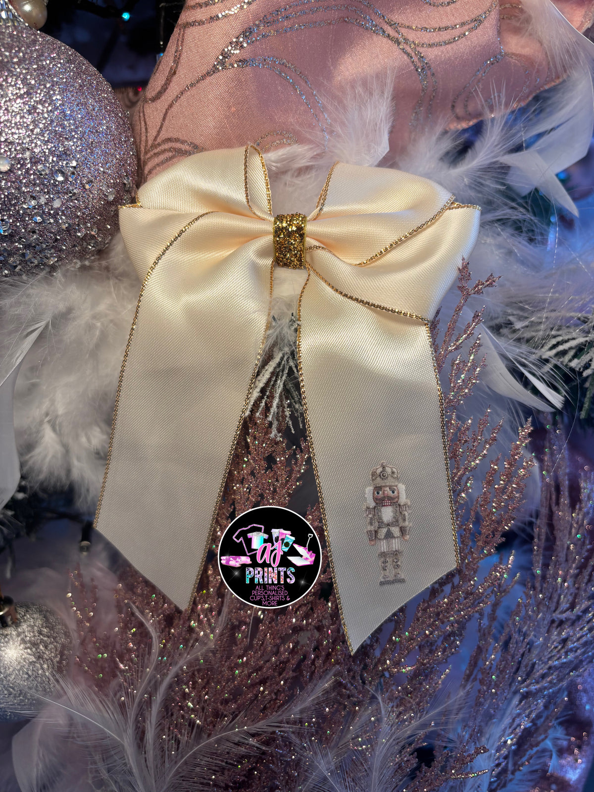 LARGE NUTCRACKER BOW’S